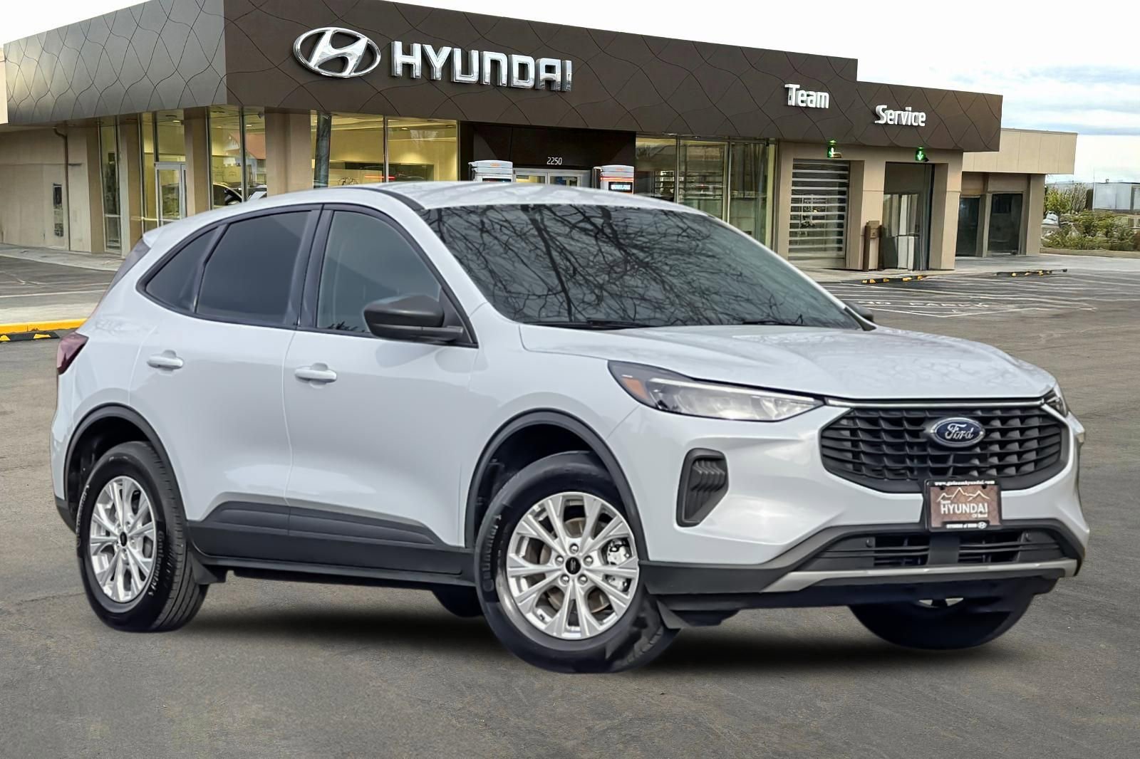 Used 2025 Ford Escape Active image 2