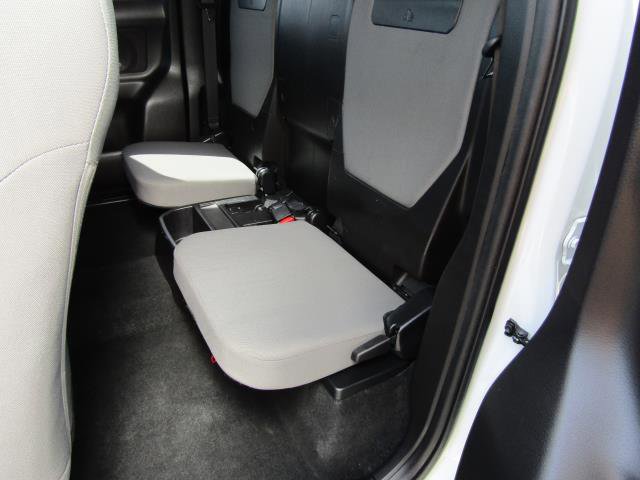Used 2020 Toyota Tacoma SR AWD/4WD image 14