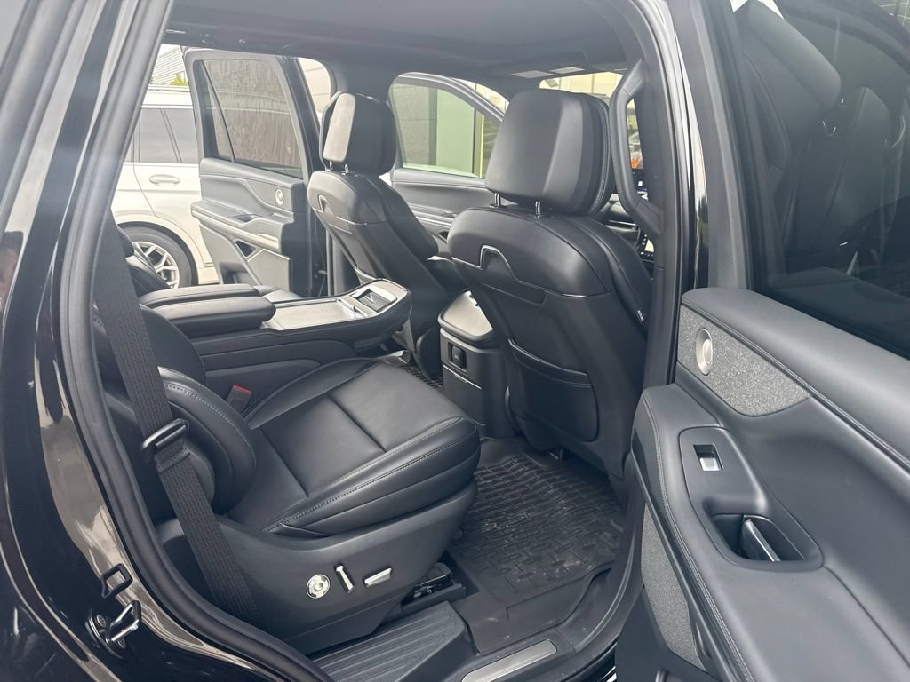 Used 2025 Lincoln Navigator Reserve w/ Jet Appearance Package AWD/4WD image 20