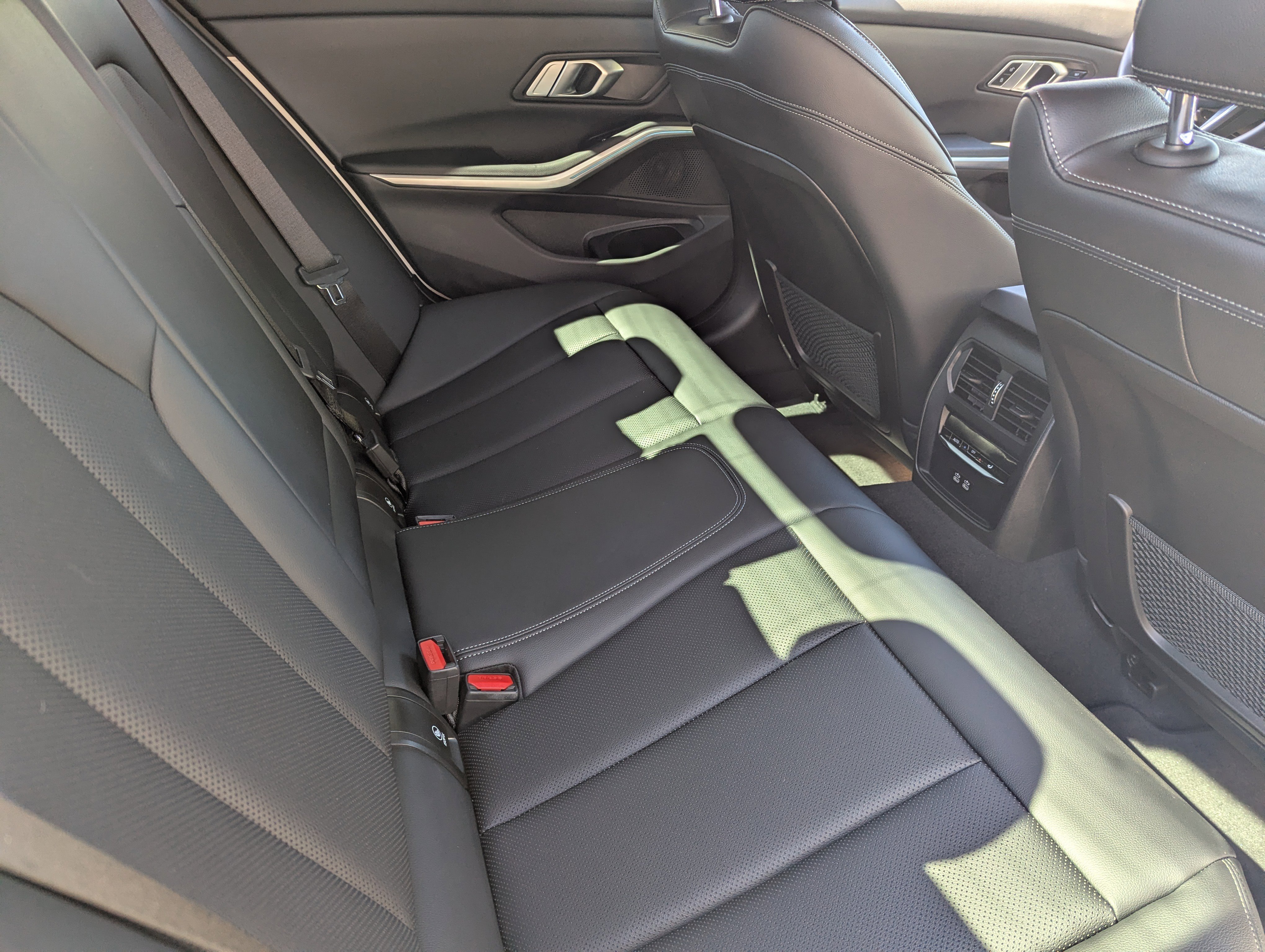 Used 2023 BMW 330i 330i w/ Driving Assistance Package image 14