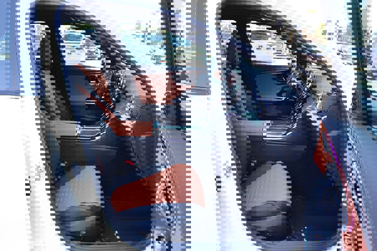 Used 2025 Mercedes-Benz C 300 Sedan image 33