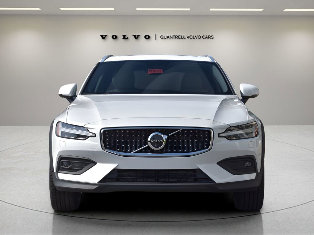 Certified 2026 Volvo V60 B5 Cross Country Plus w/ Protection Package Premier AWD/4WD image 9
