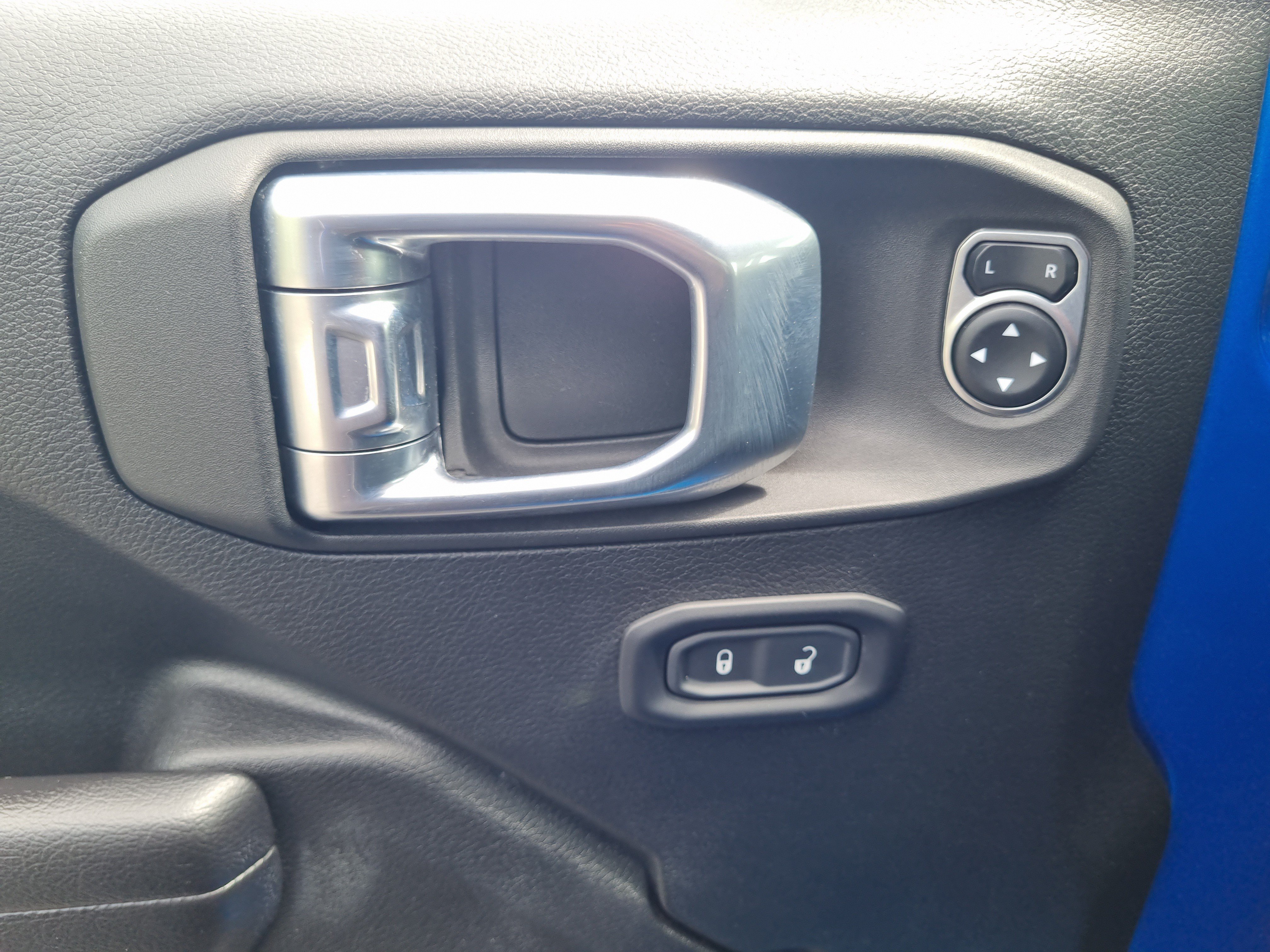 Used 2021 Jeep Gladiator Sport AWD/4WD image 21