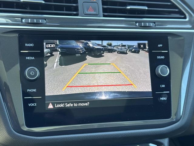 Used 2023 Volkswagen Tiguan SE w/ Panoramic Sunroof Package FWD image 13
