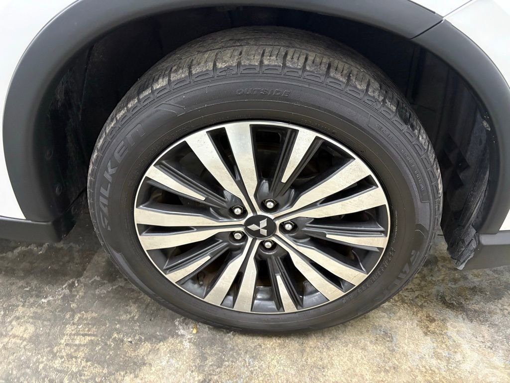 Used 2019 Mitsubishi Outlander ES image 25