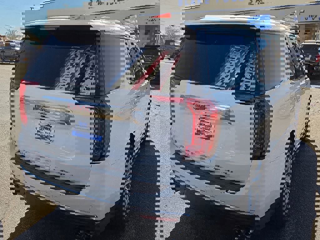 Used 2022 GMC Yukon Denali w/ Denali Ultimate Package image 4