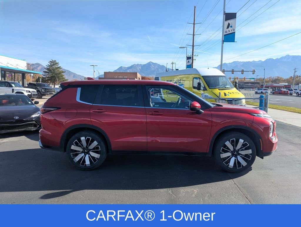 Used 2025 Mitsubishi Outlander SE AWD/4WD image 2