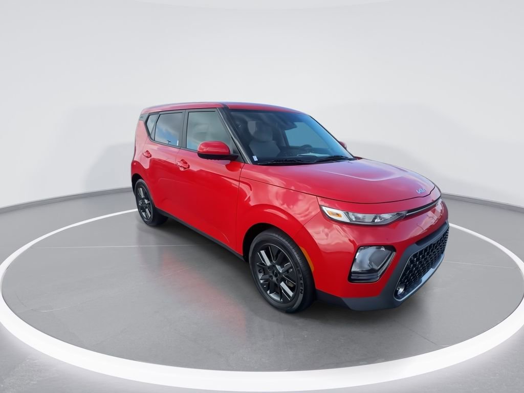 Used 2022 Kia Soul EX image 2