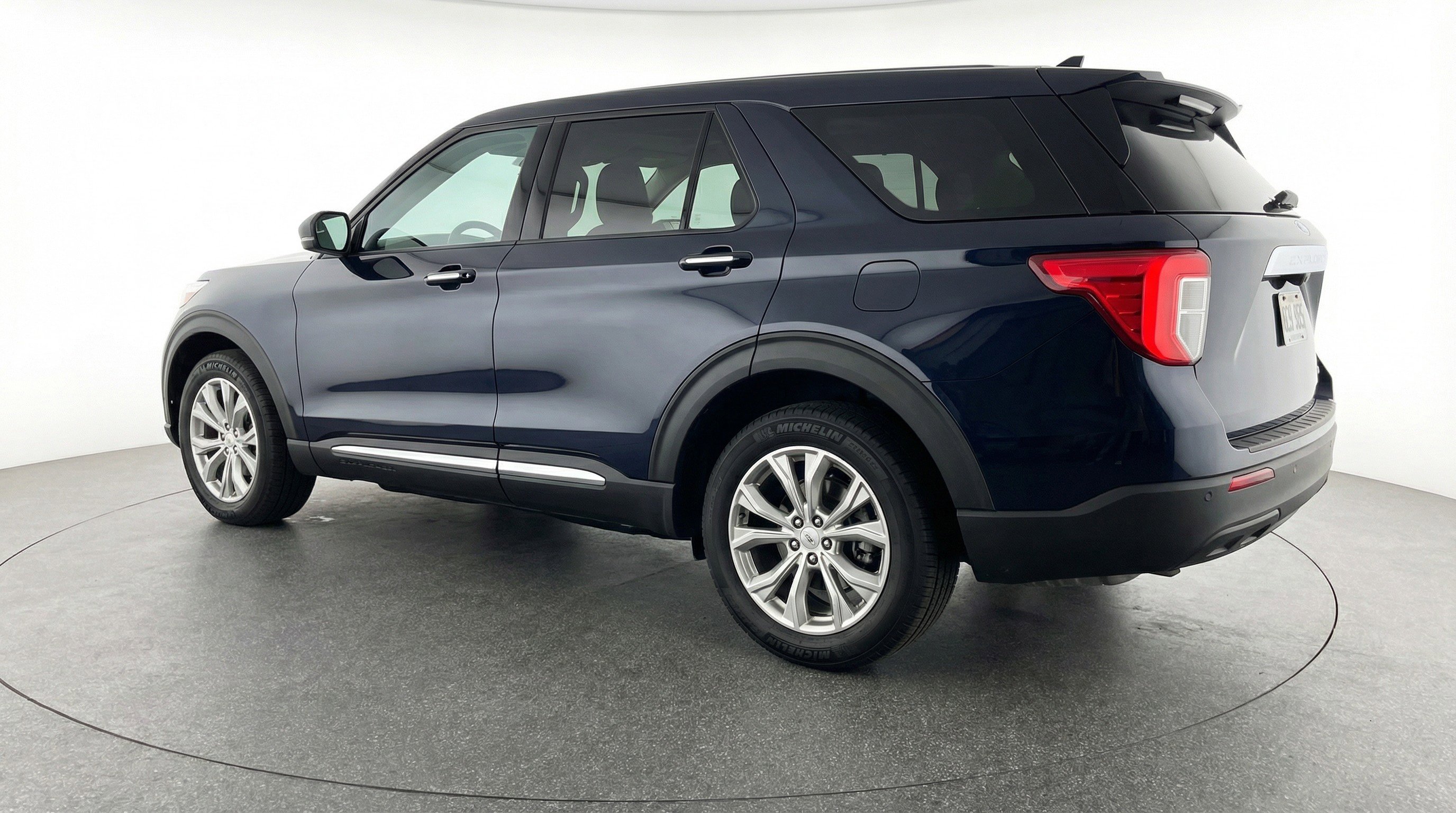 Used 2024 Ford Explorer Limited AWD/4WD image 6