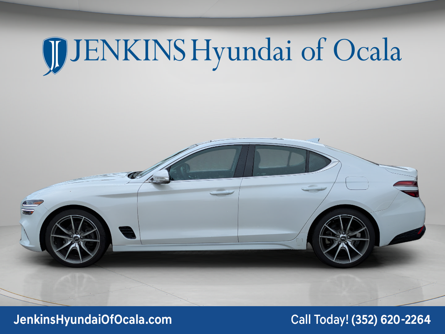 Used 2022 Genesis G70 2.0T w/ Prestige Package RWD image 6