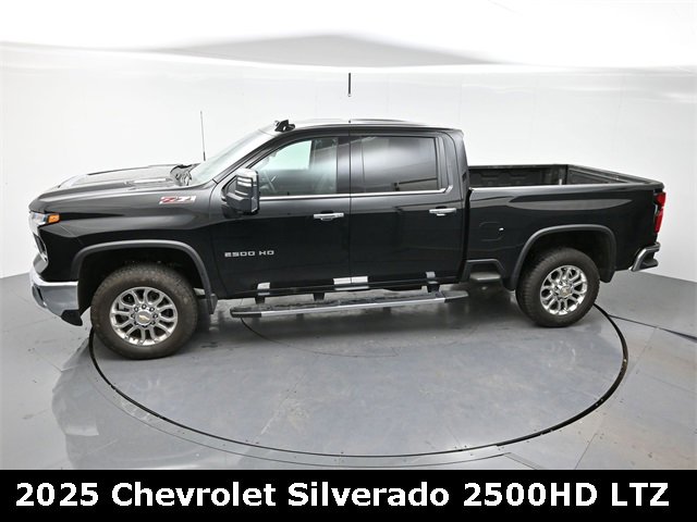 Used 2025 Chevrolet Silverado 2500 LTZ w/ LTZ Premium Package image 20