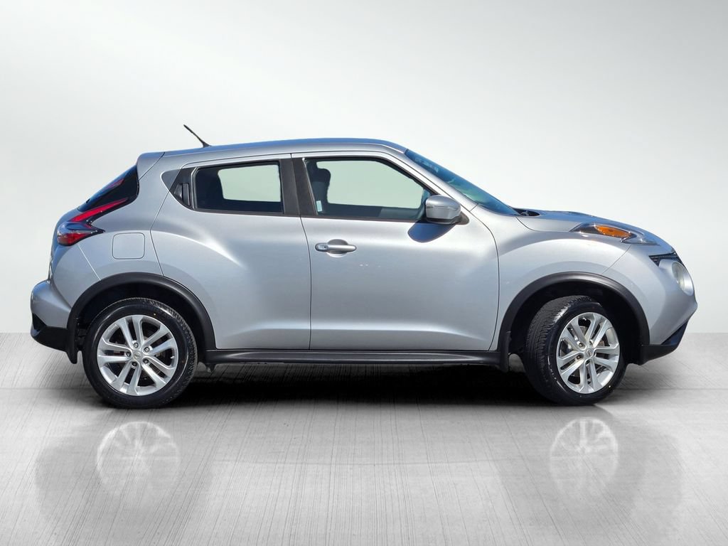 Used 2016 Nissan Juke S FWD image 3