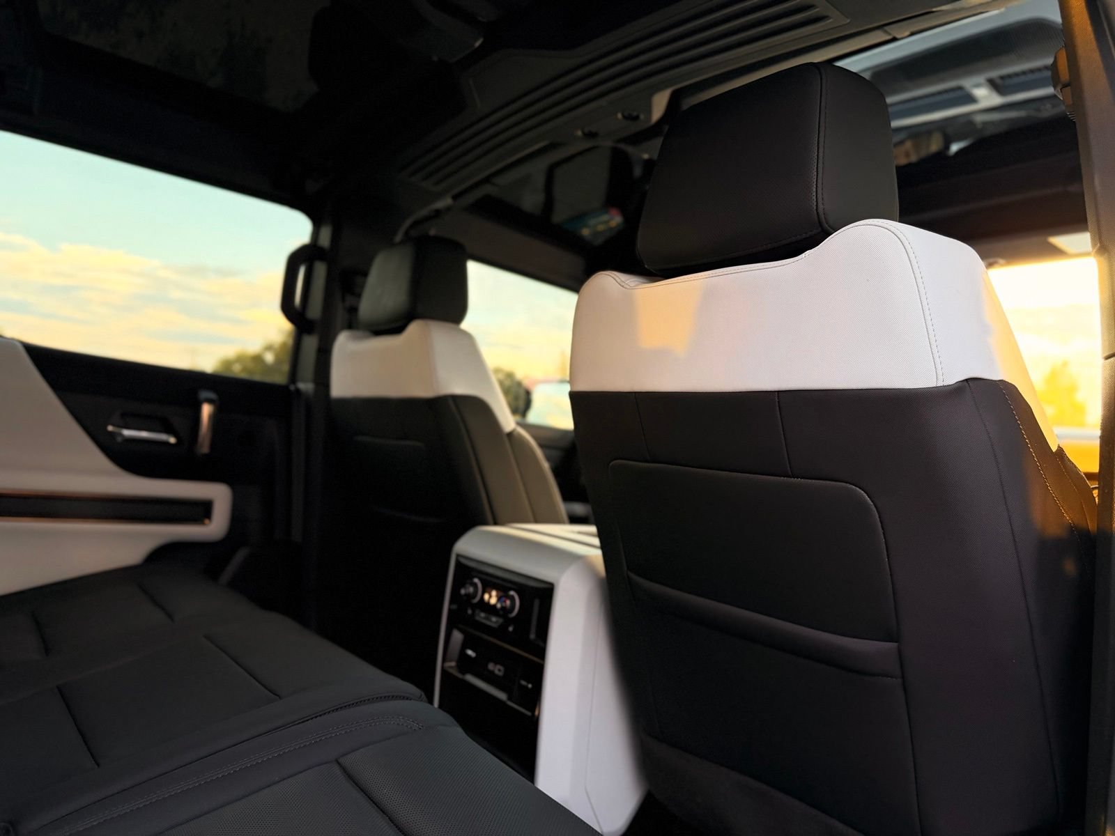 Used 2024 GMC Hummer EV 2X w/ Extreme Off-Road Package AWD/4WD image 32