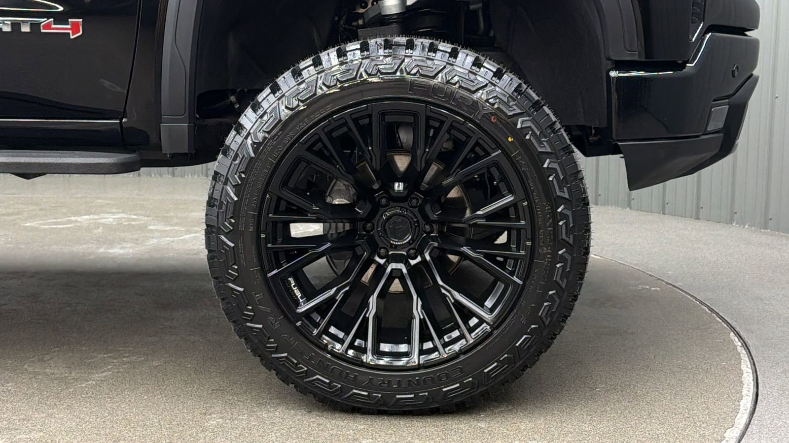 Used 2025 GMC Sierra 1500 AT4 w/ Technology Package image 9