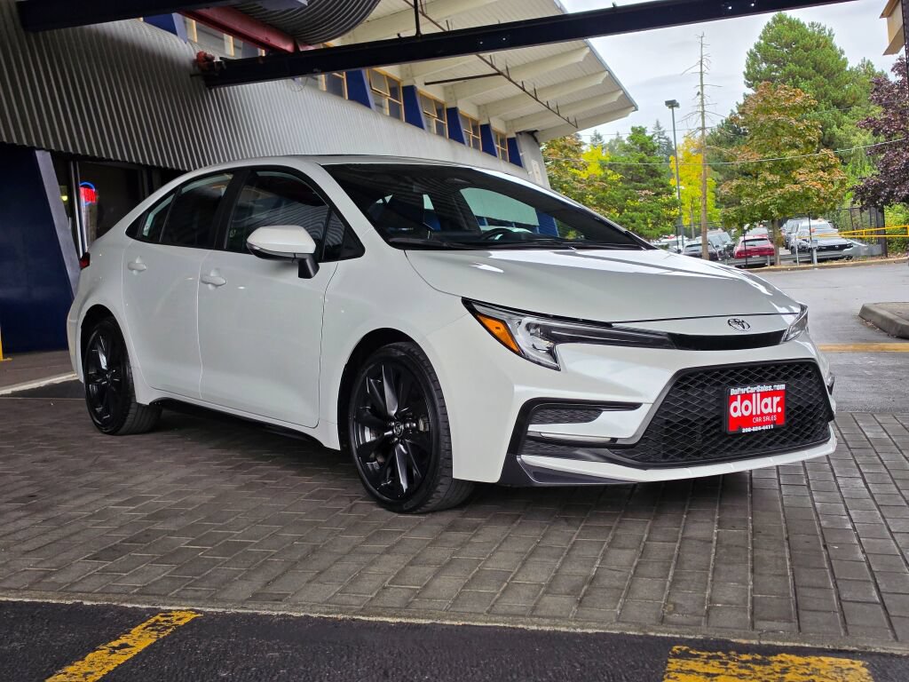 Used 2024 Toyota Corolla XSE FWD image 3