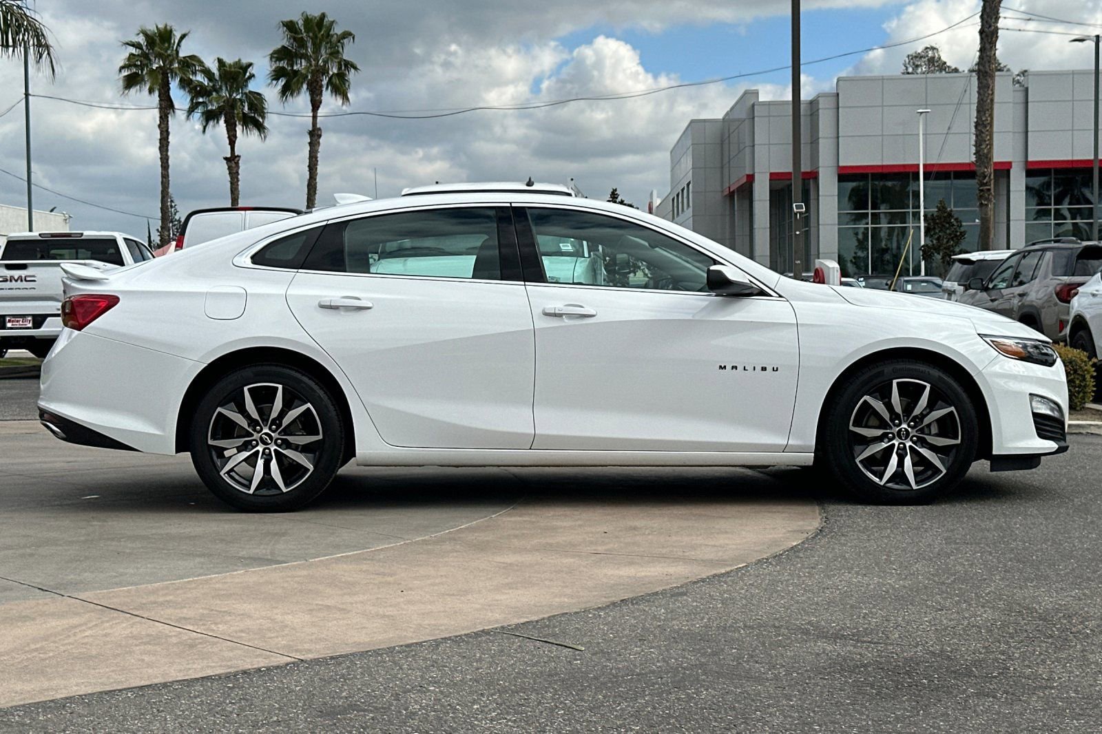 Used 2025 Chevrolet Malibu RS video 3