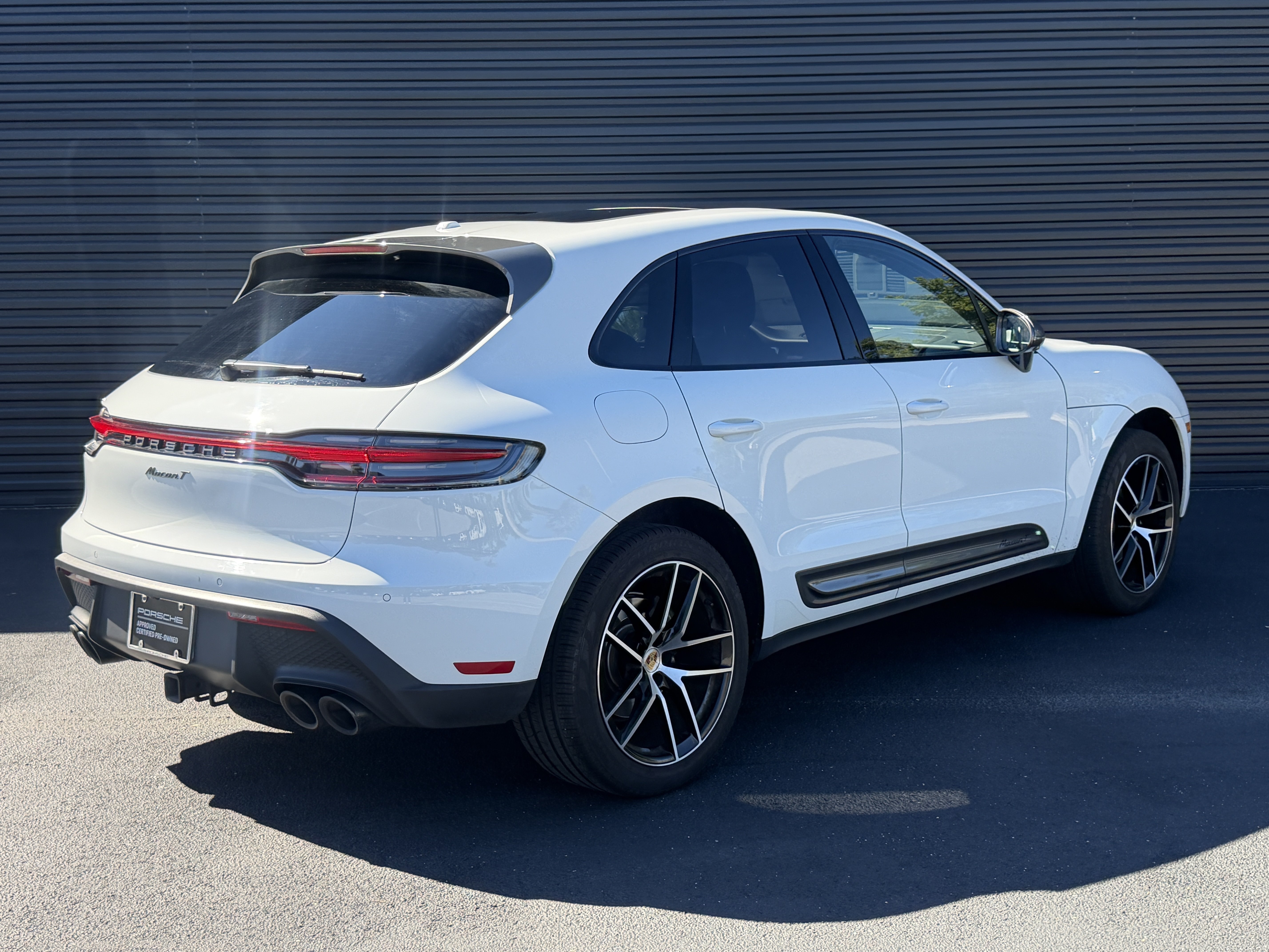 Used 2023 Porsche Macan Turbo AWD/4WD image 4