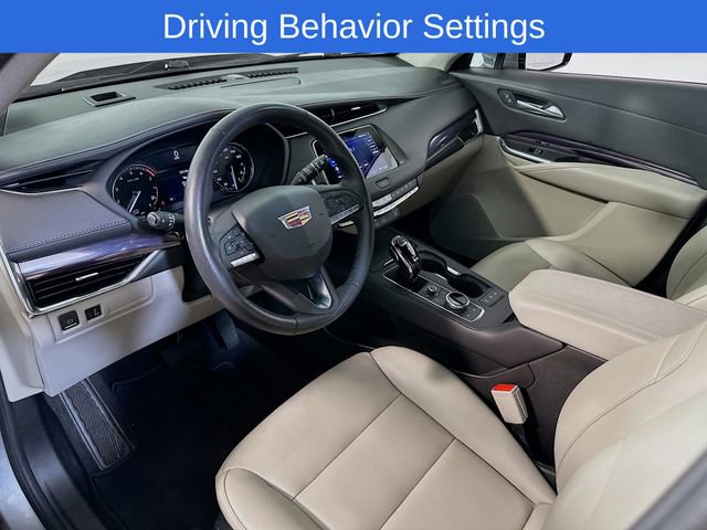 Used 2023 Cadillac XT4 Luxury w/ Cold Weather Package FWD image 11