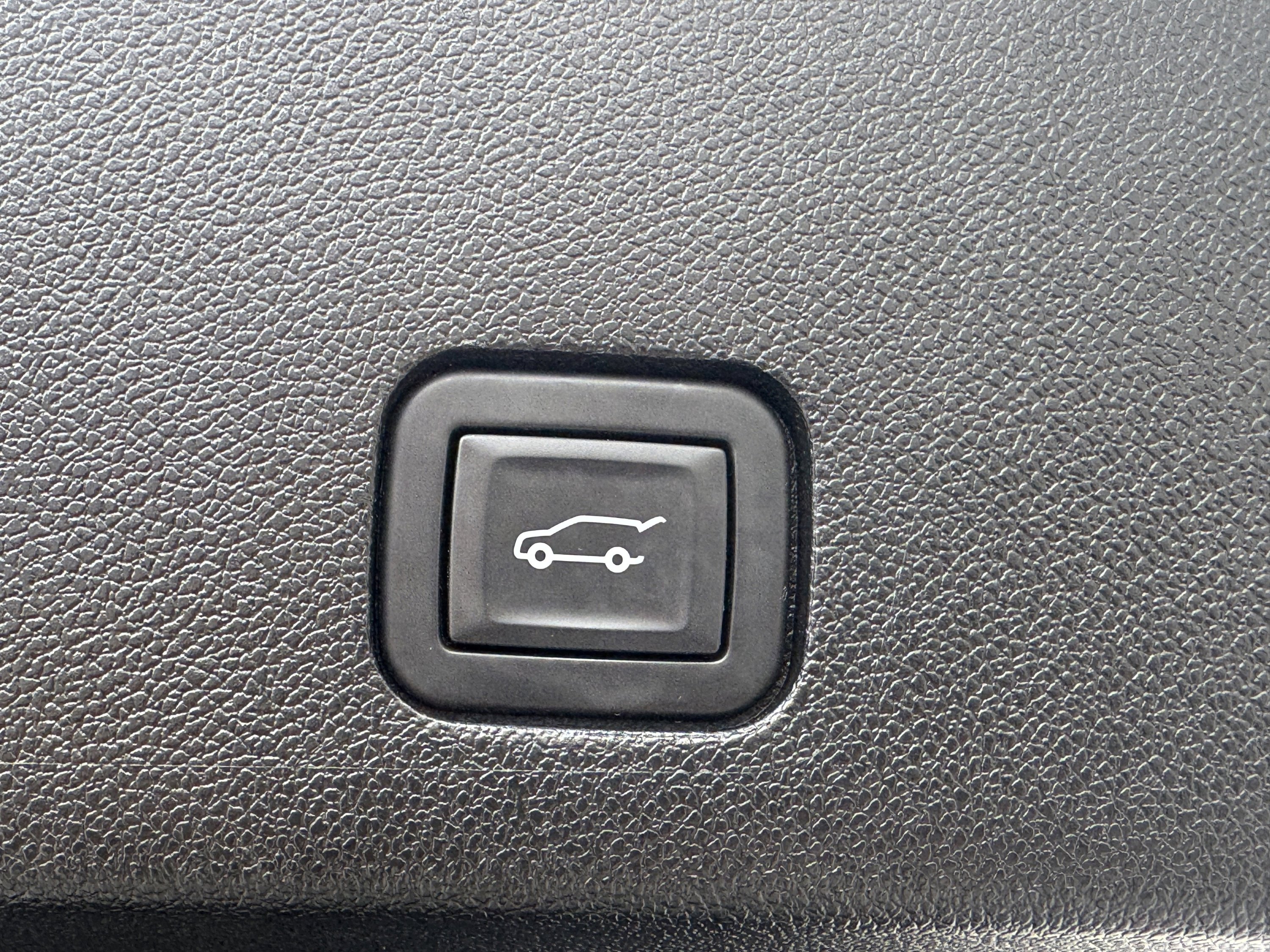 Used 2023 Cadillac XT6 Premium Luxury image 11