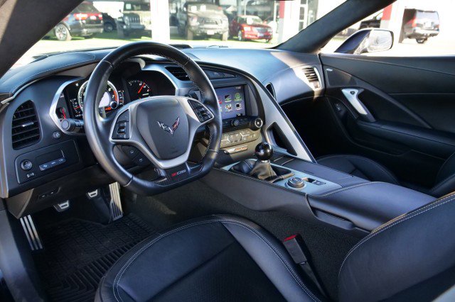 Used 2016 Chevrolet Corvette Z06 w/ 3LZ Preferred Equipment Group image 2