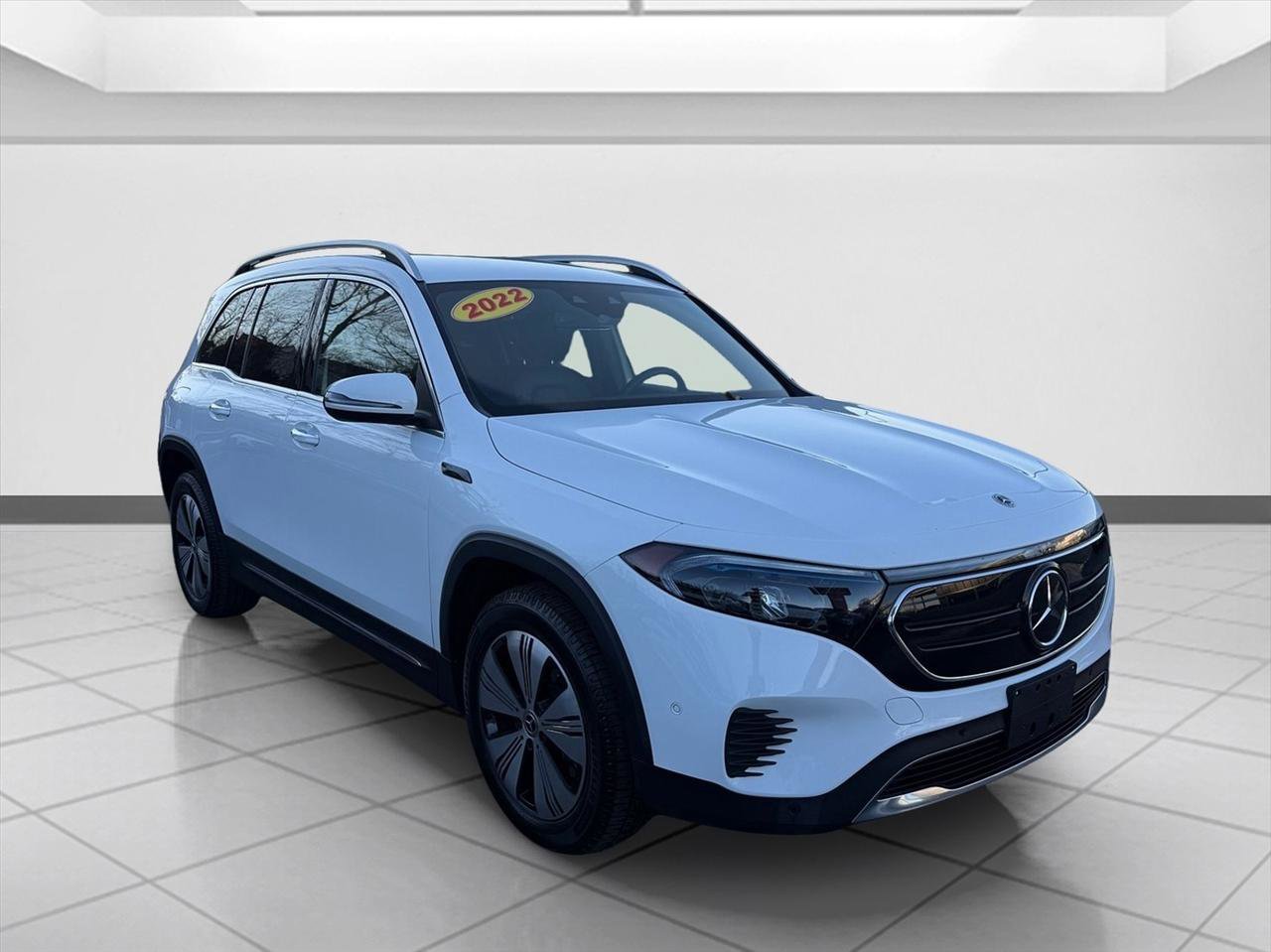 Used 2022 Mercedes-Benz EQB 300 4MATIC image 9