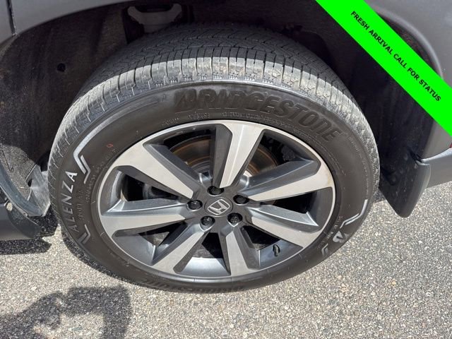 Certified 2025 Honda Pilot Touring image 38