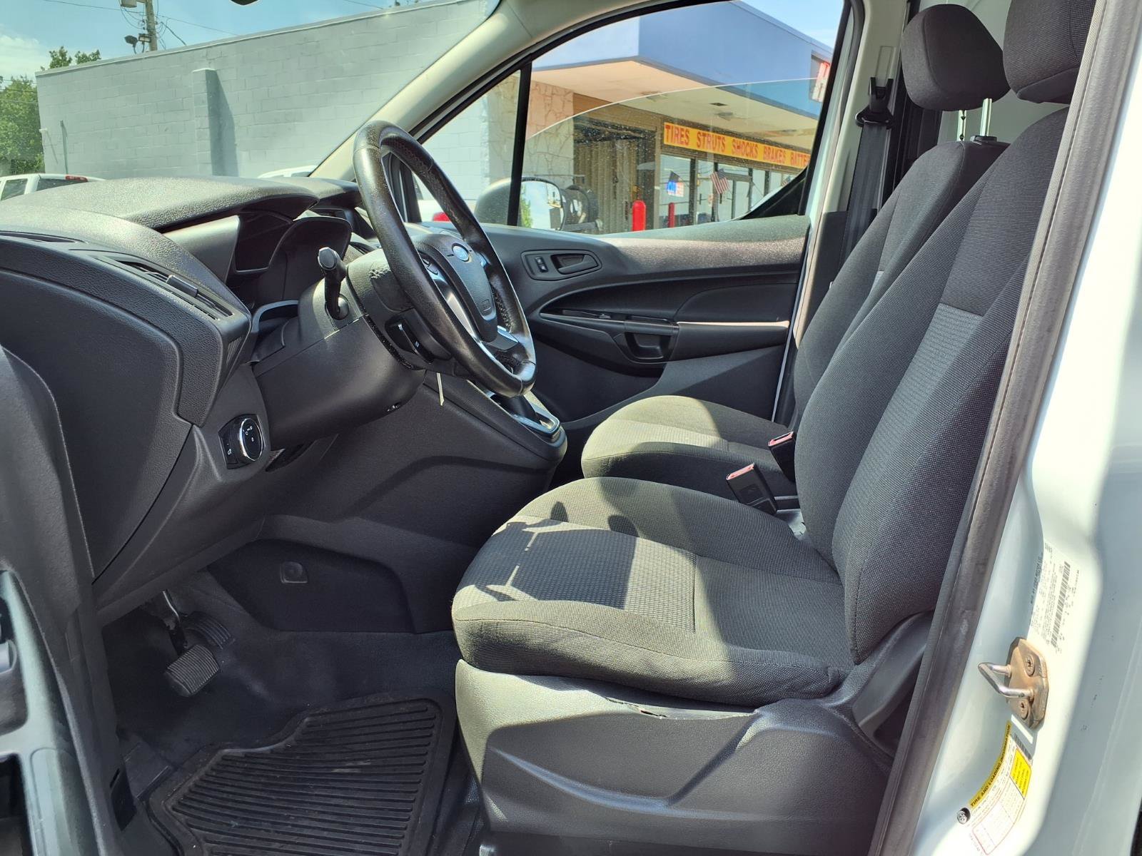 Used 2017 Ford Transit Connect XL FWD image 6