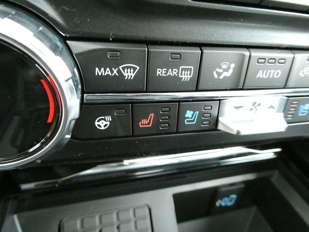 New 2026 Ford F250 Lariat w/ Black Appearance Package AWD/4WD image 27