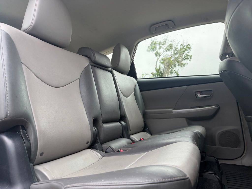 Used 2017 Toyota Prius V Four FWD image 21