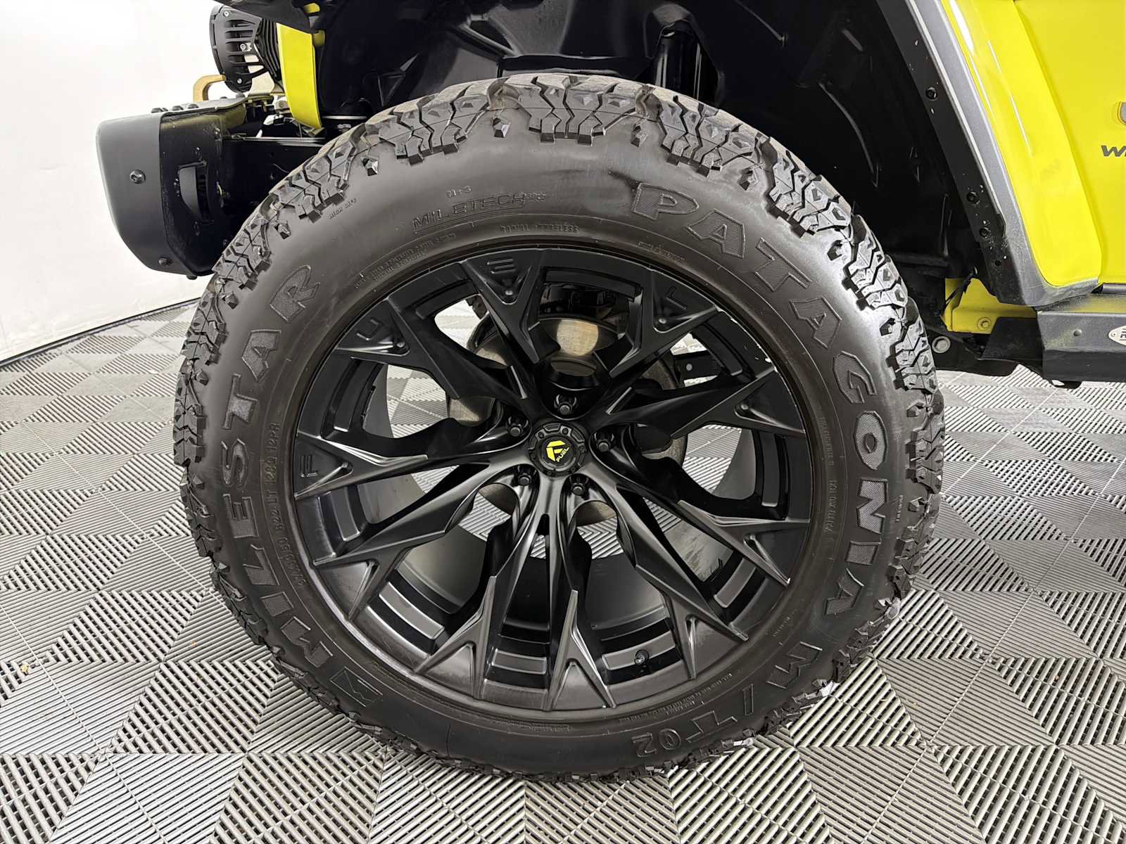 Used 2023 Jeep Wrangler Unlimited Rubicon 392 w/ Xtreme Recon 35" Tire Package image 10