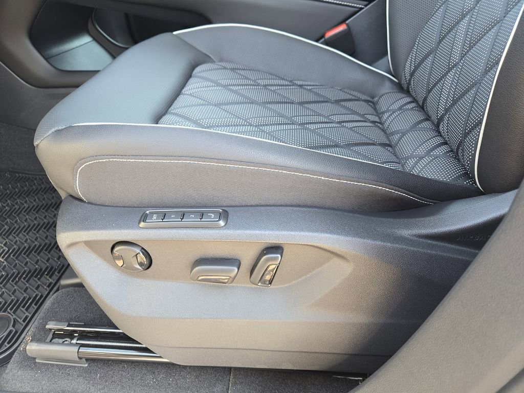 New 2026 Volkswagen Atlas SEL Premium R-Line image 19