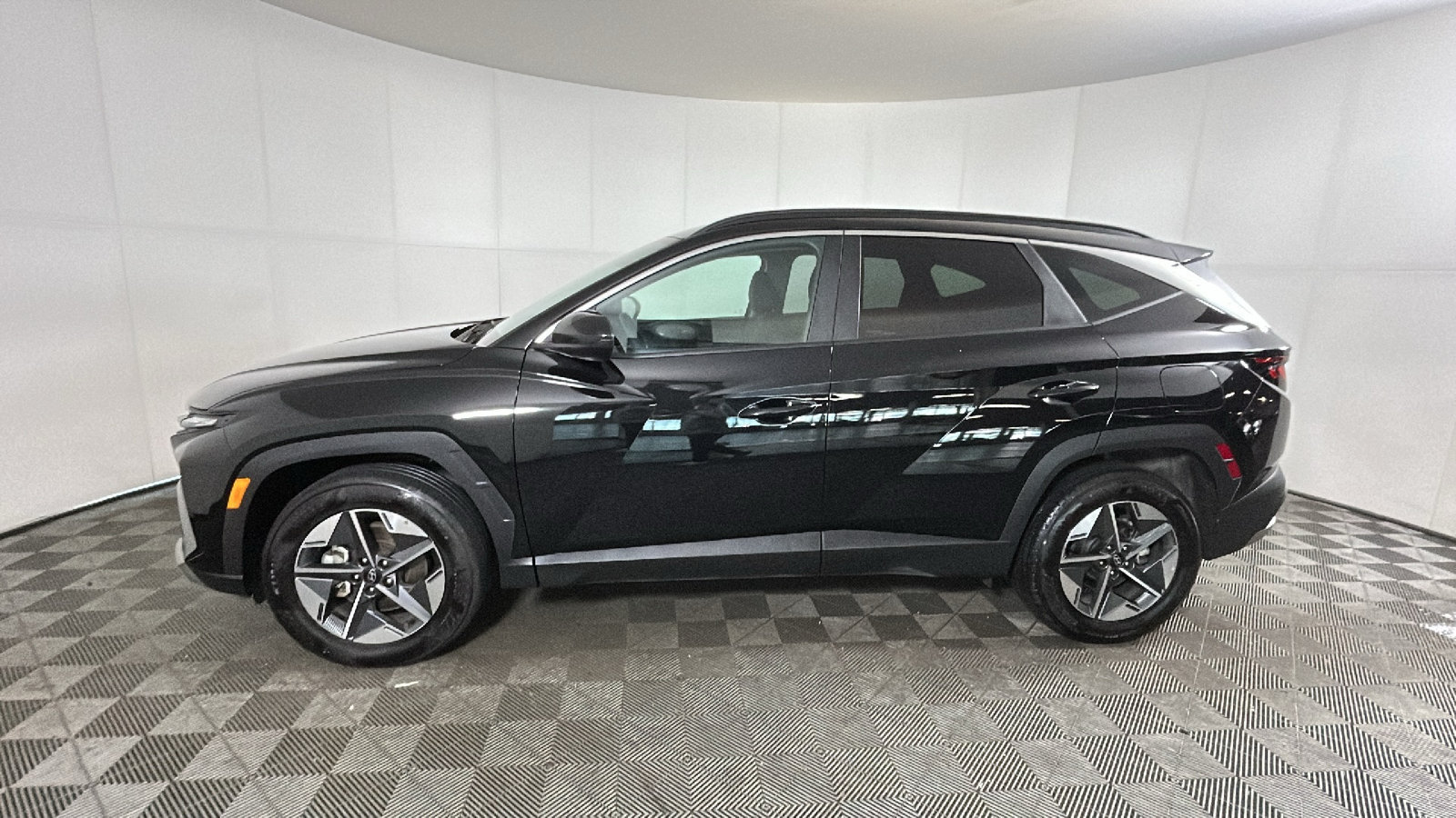 Used 2025 Hyundai Tucson SEL AWD/4WD image 6