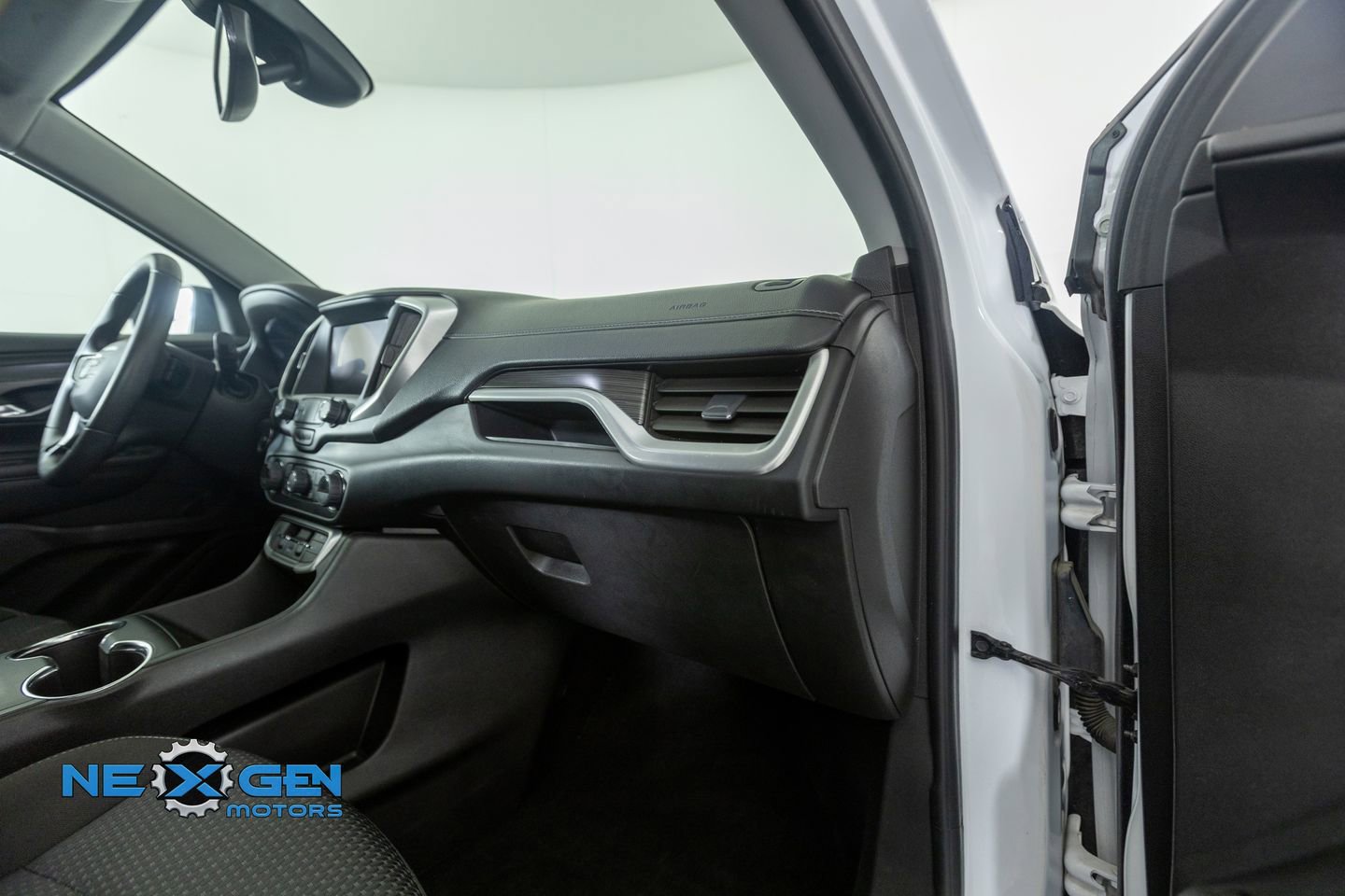 Used 2022 GMC Terrain SLE w/ Driver Convenience Package image 38