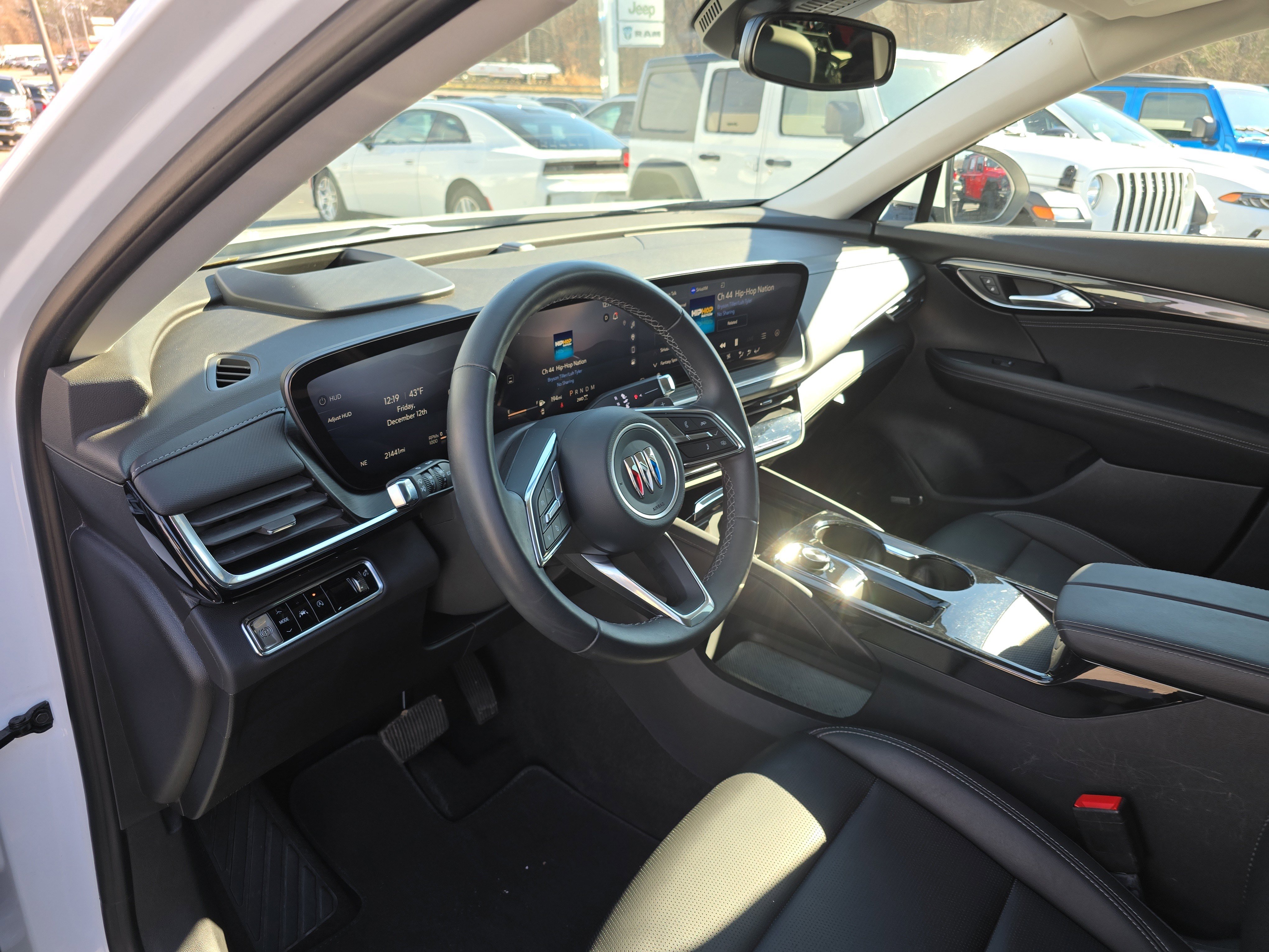 Used 2025 Buick Envision Preferred image 23