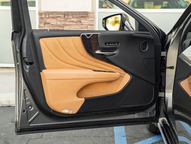 Used 2021 Lexus LS 500 AWD w/ Interior Upgrade Package image 12