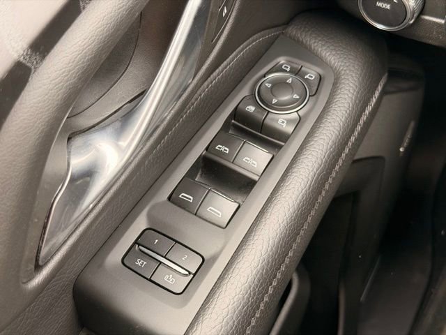 Used 2023 GMC Yukon Denali AWD/4WD image 25