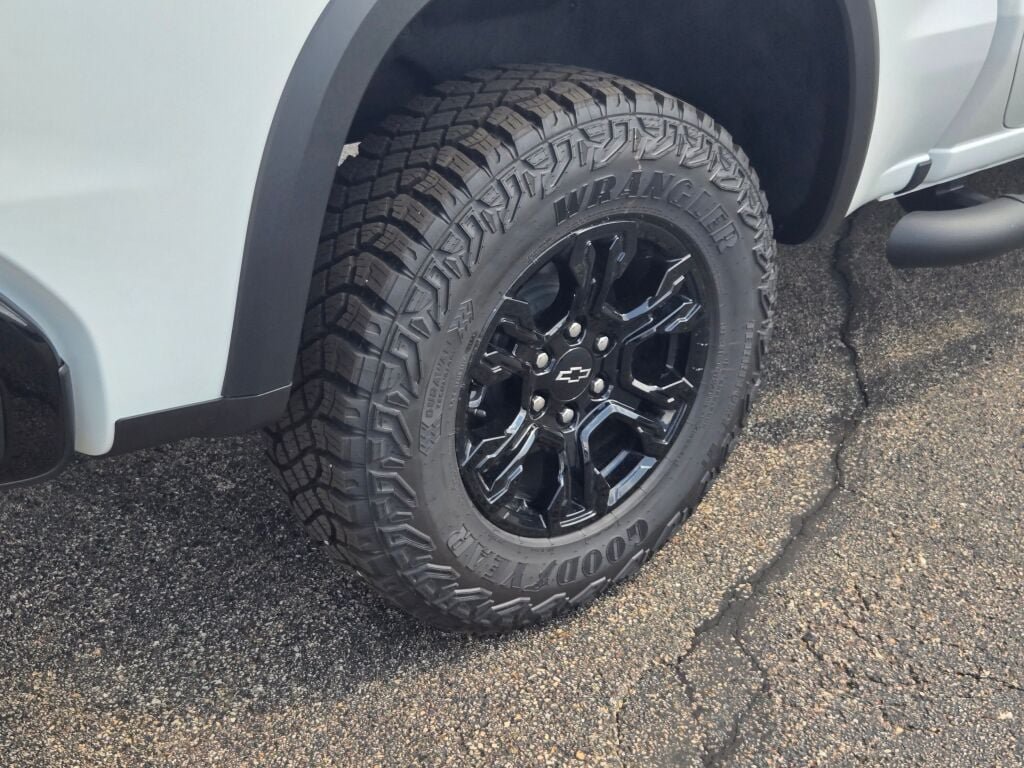 New 2026 Chevrolet Silverado 1500 ZR2 AWD/4WD image 12