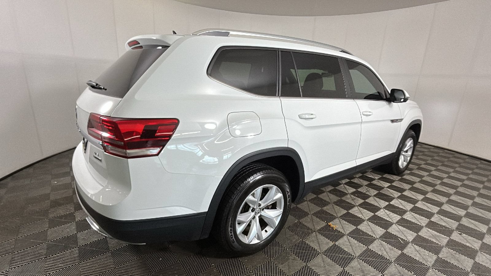 Used 2018 Volkswagen Atlas SE AWD/4WD image 3