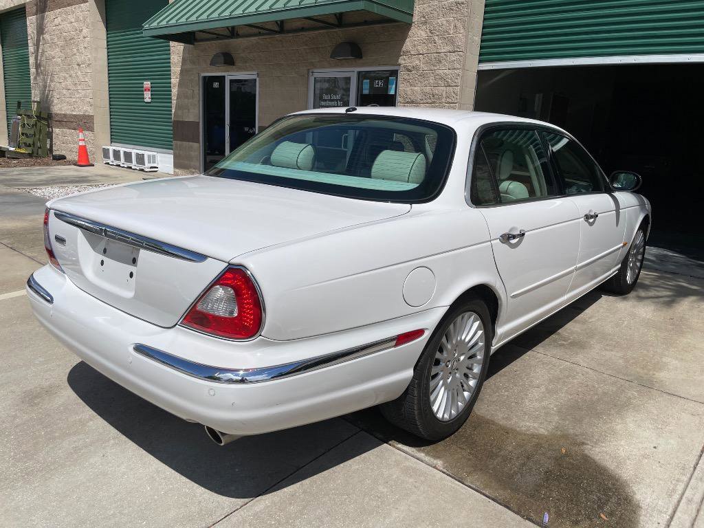 Used 2005 Jaguar XJ Vanden Plas image 2