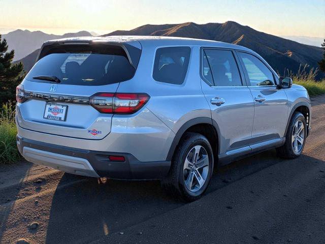 Used 2025 Honda Pilot EX-L image 6