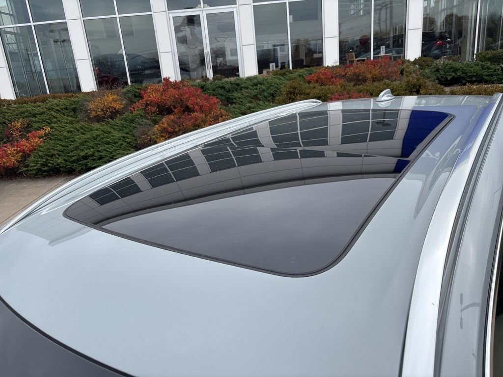Certified 2025 Volvo XC90 B5 Plus AWD/4WD image 12