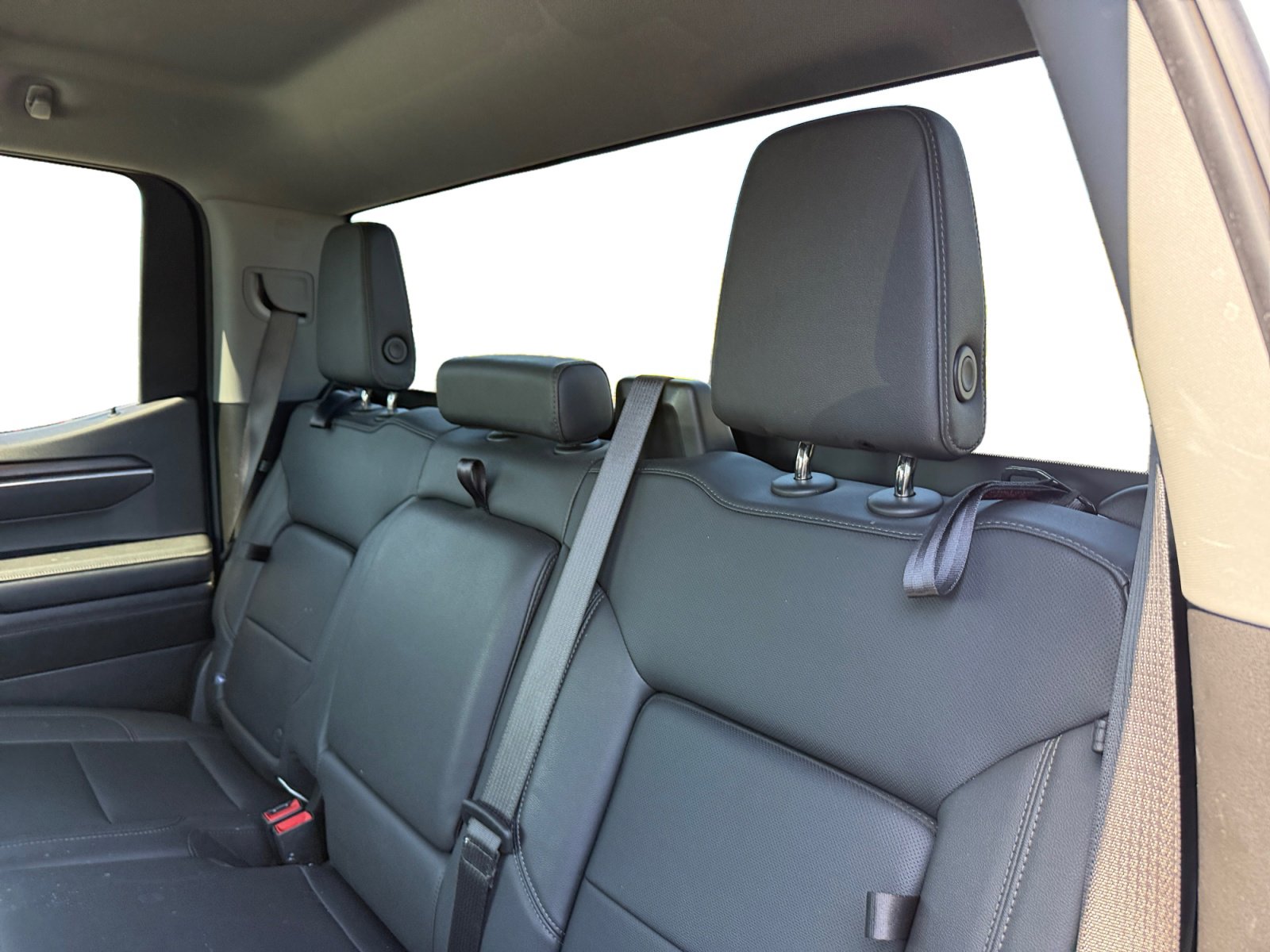 Used 2025 GMC Sierra 1500 SLT RWD image 16