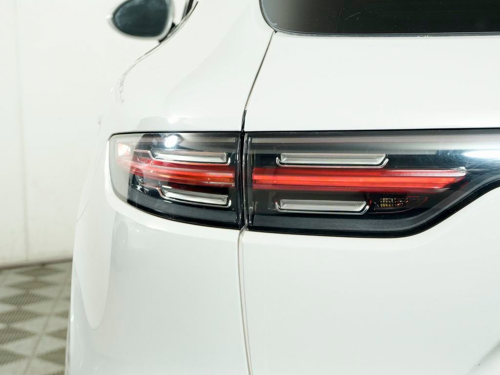 Certified 2022 Porsche Cayenne E-Hybrid image 12