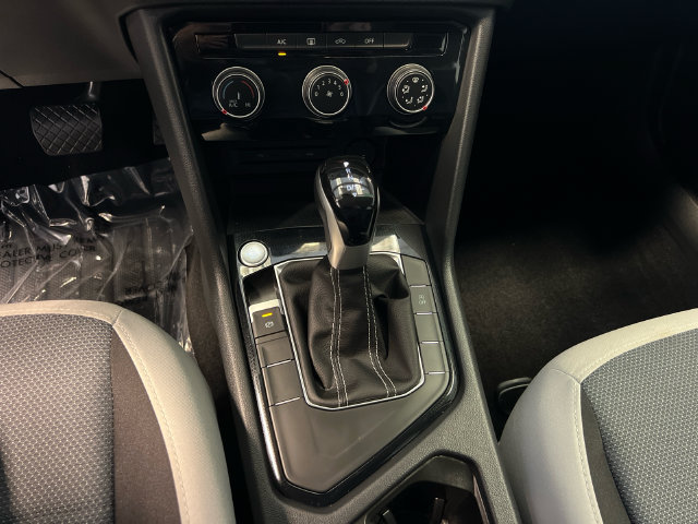 Certified 2025 Volkswagen Taos S FWD image 26