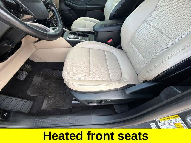 Certified 2022 Ford Escape Titanium AWD/4WD image 17