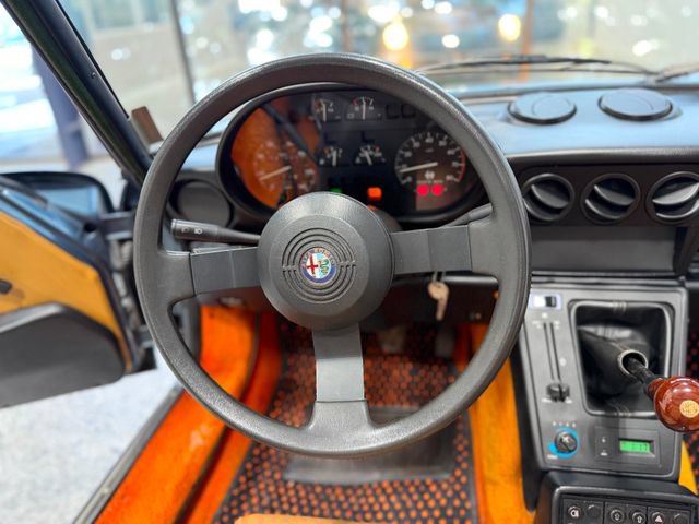 Used 1988 Alfa Romeo Spider Veloce RWD image 23