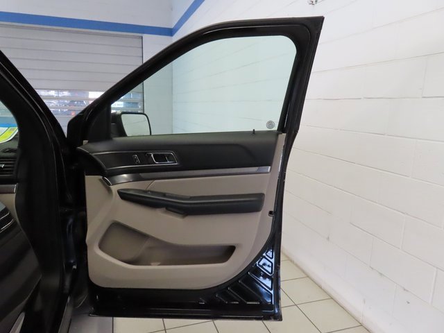 Used 2019 Ford Explorer XLT w/ Equipment Group 202A image 26