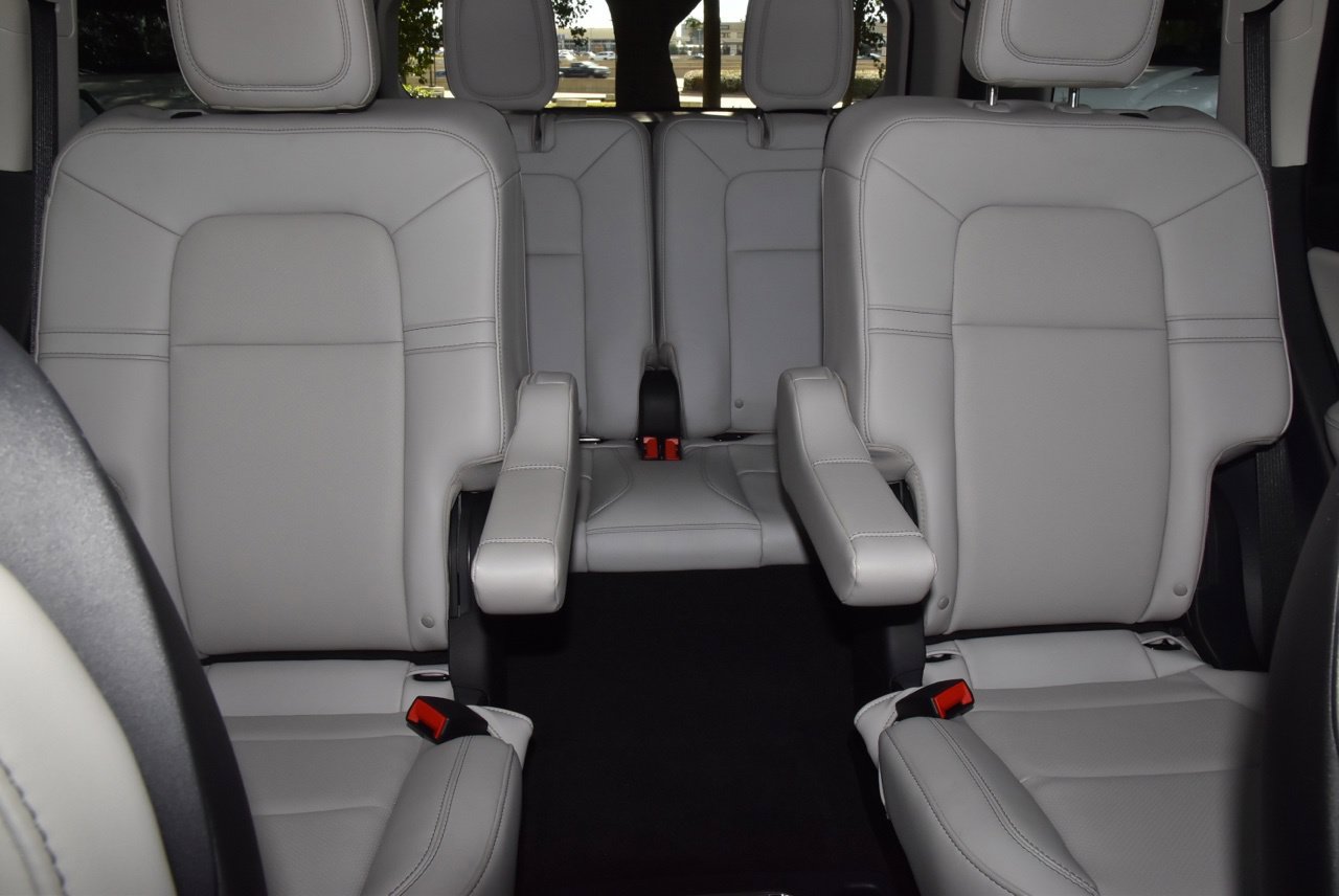 Certified 2026 Lincoln Aviator 2WD w/ Jet Appearance Package image 21