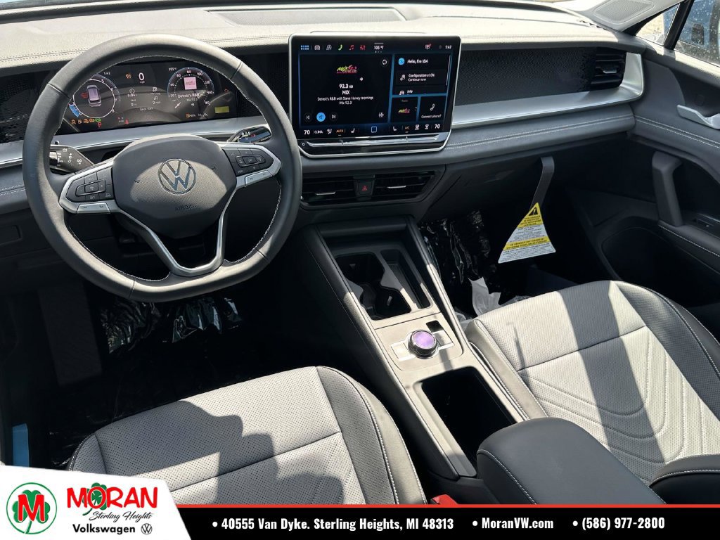 Used 2026 Volkswagen Tiguan SE AWD/4WD image 9