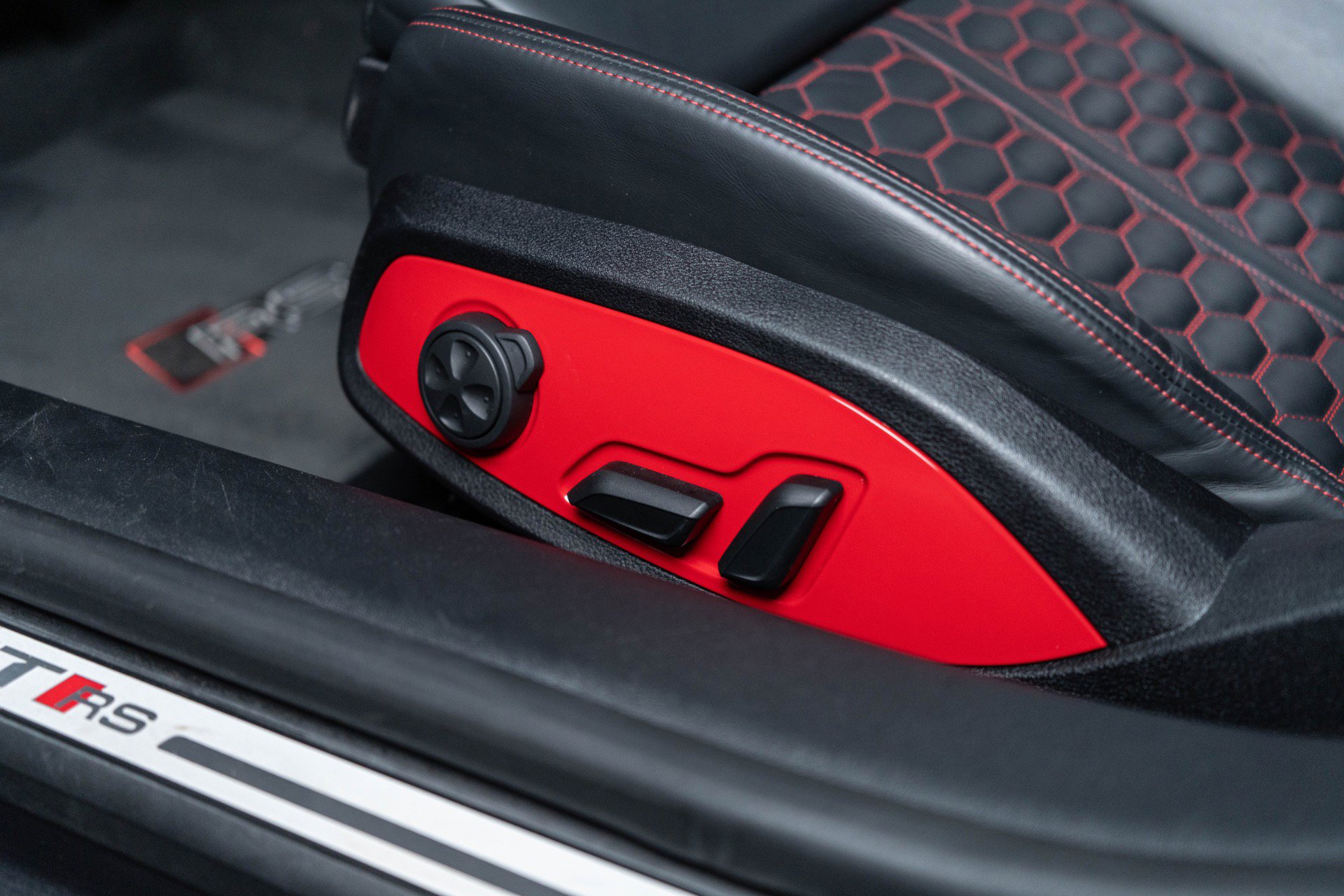 Used 2019 Audi TT RS AWD/4WD image 42